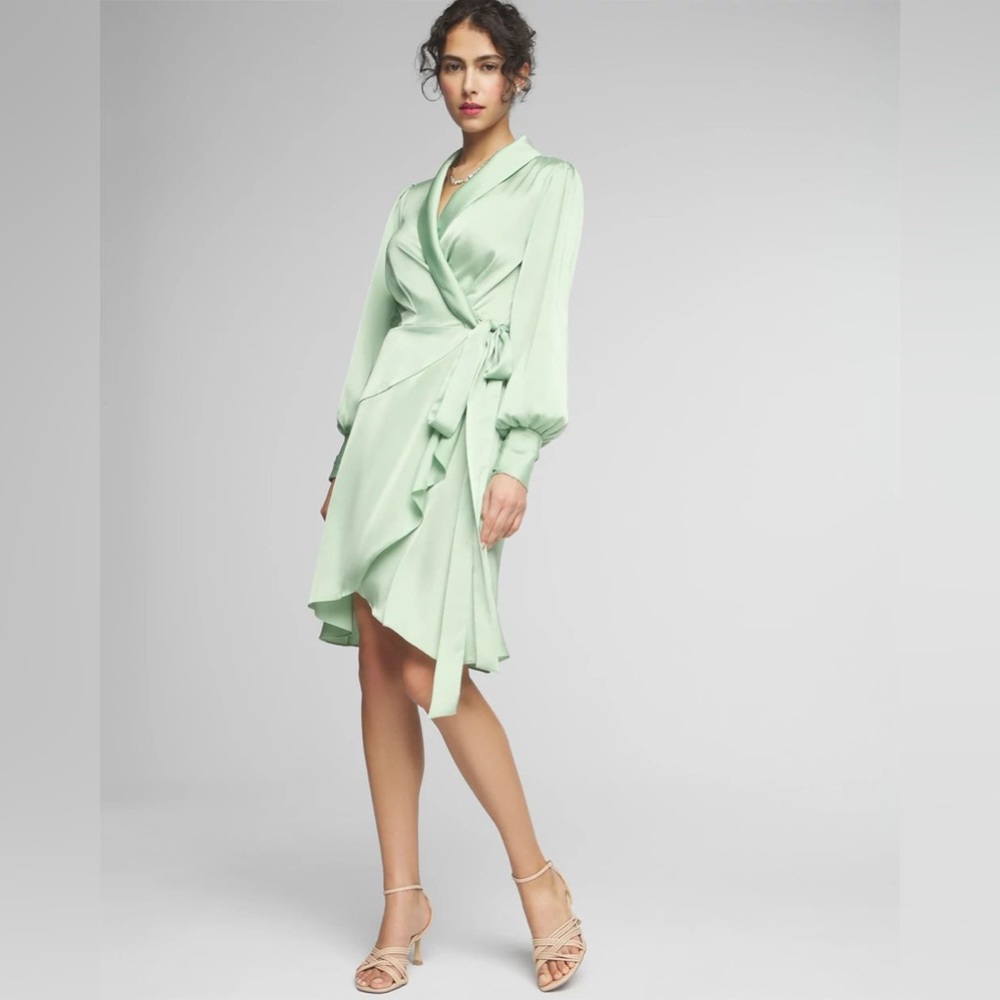 💚White House Black Market Mint Long Sleeve Dress color sage mint
